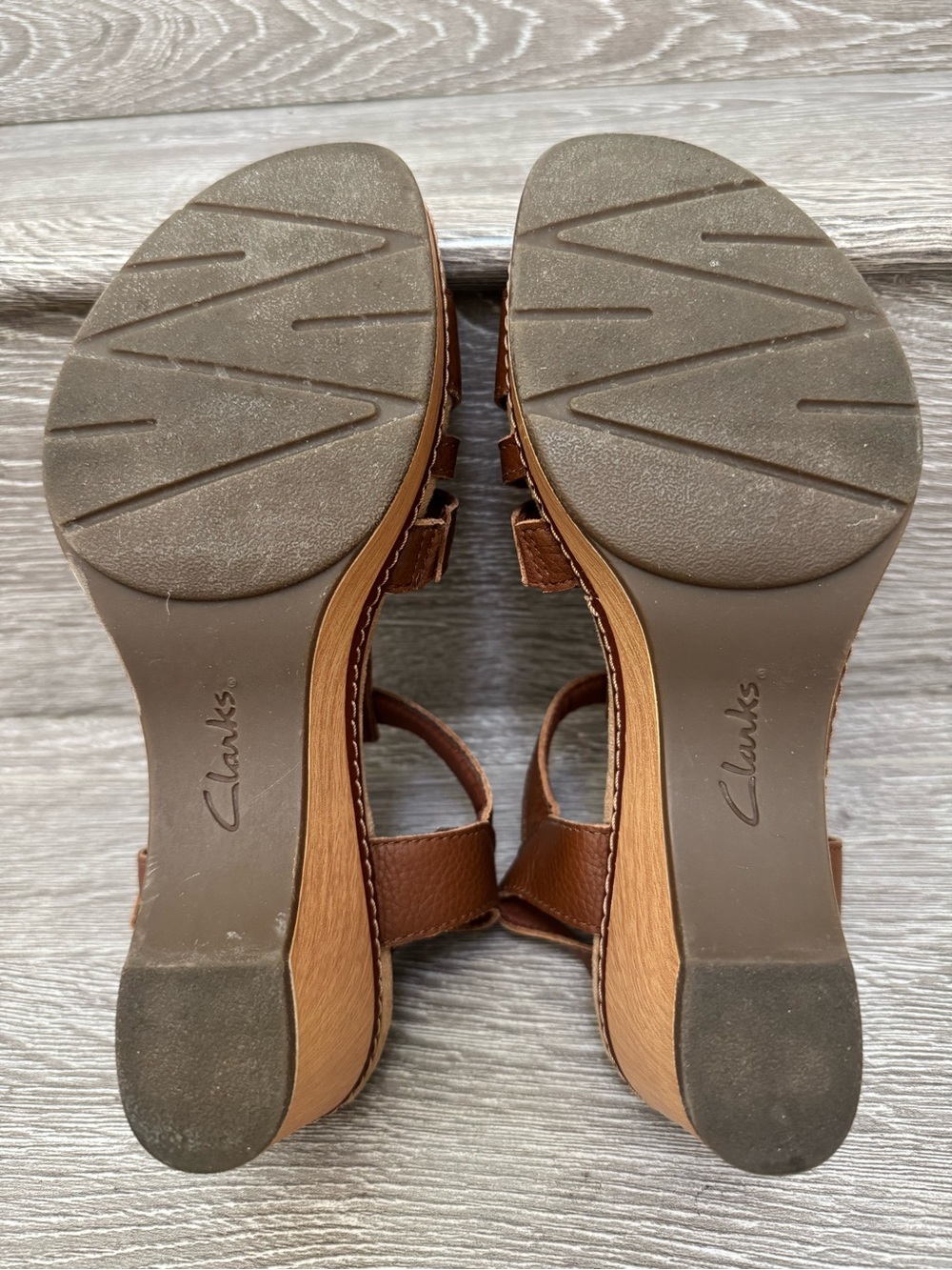 Clarks Brown Nautical Leather T-Strap Comfort Wedge Sandals Beachy Old Money - Picture 9 of 11